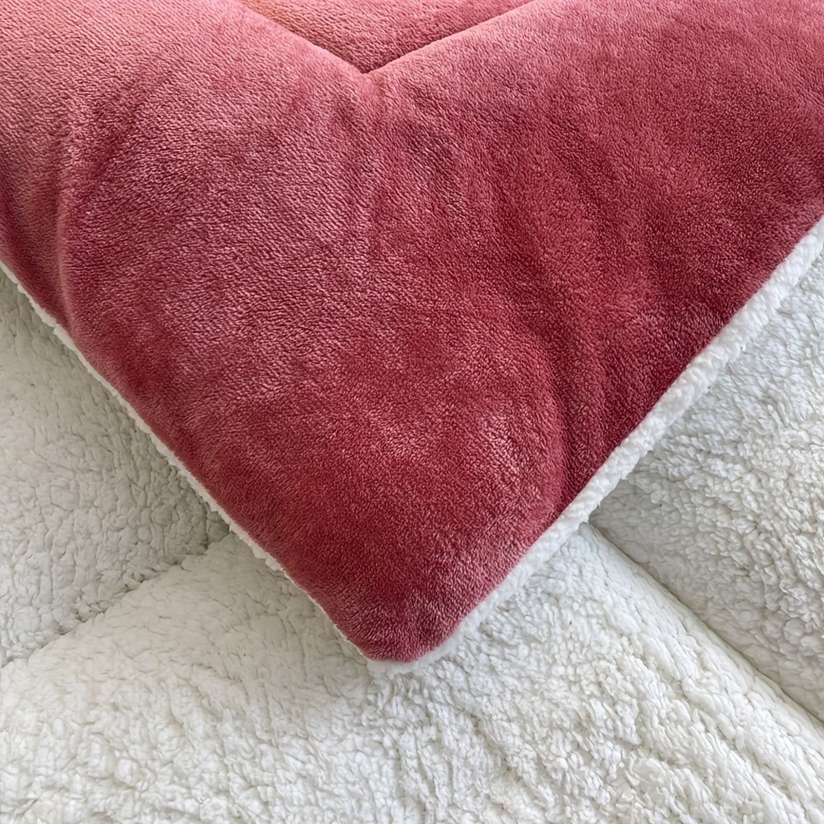 1er couvre-lit en peau de mouton Gezellige - Zacht, chaud, polaire toutes saisons avec couleur rouge et crème, lavage en machine, parfait pour le confort de la porte du jardin, polaire Gezellige